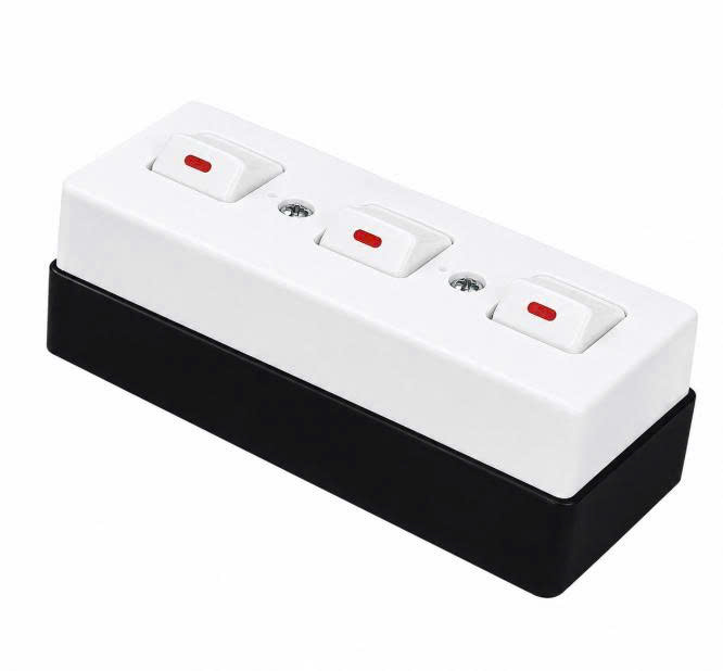 Hộp nổi có 3 công tắc 1 chiều - HN3X3S